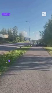 芬兰警察撞飞骑滑板车少年