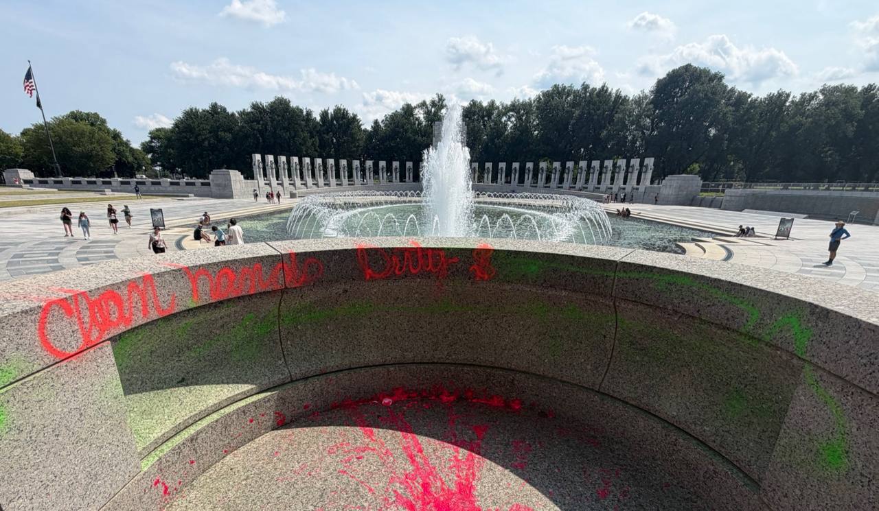 World War II Memorial in Washington Vandalized, Honoring Over 400,000 Fallen Americans