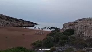セウタから移民グループがスペイン海岸に到達