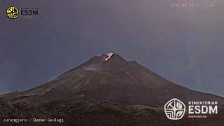 Il vulcano Merapi in Indonesia si riattiva