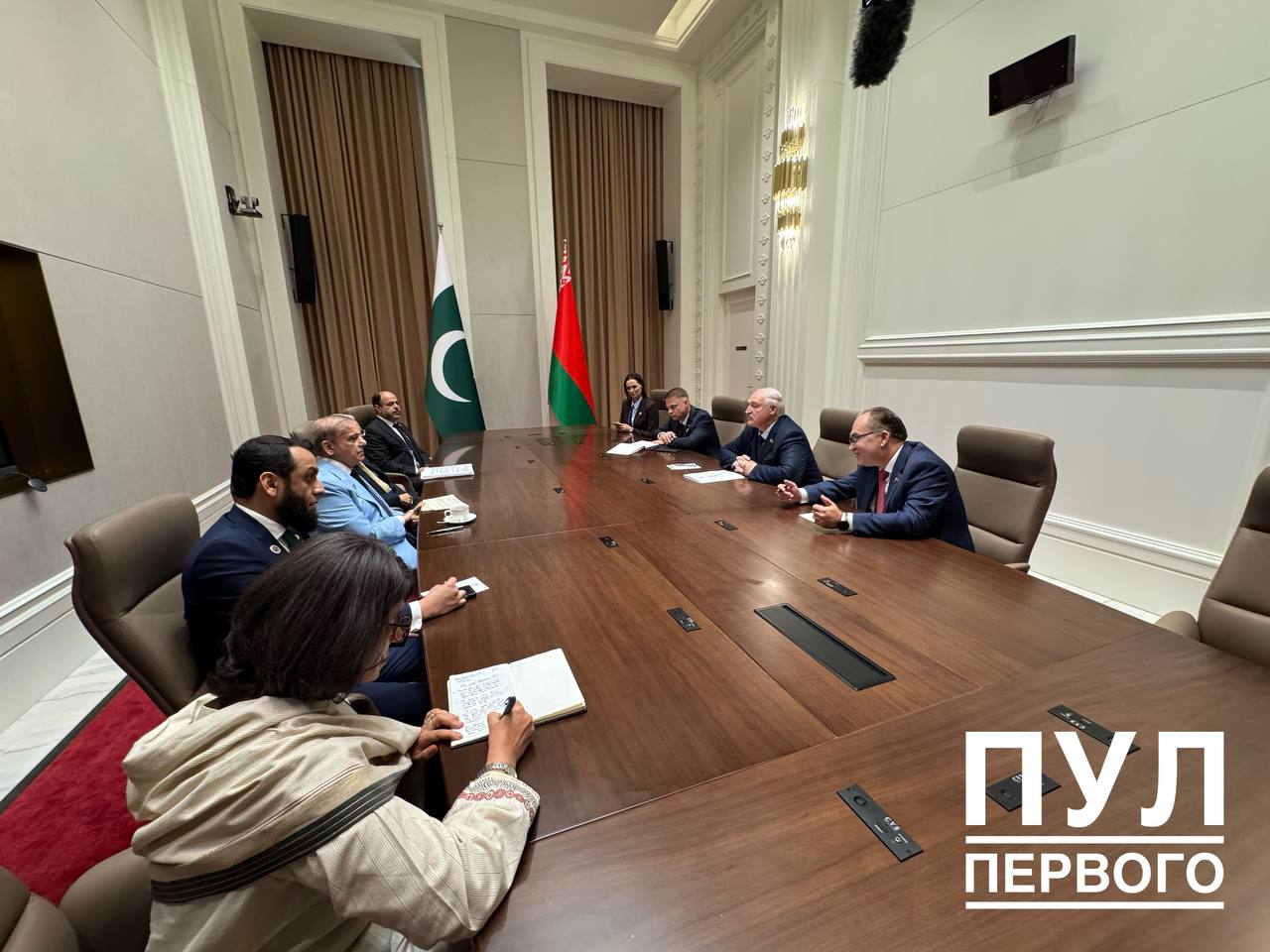 ルカシェンコ氏、パキスタンのシャハバーズ・シャリーフ首相と会談