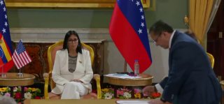 Gli USA ottengono accesso al petrolio venezuelano per 100 anni