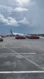 Cargo plane crashes in Miami, kills 5 and injures 5 others