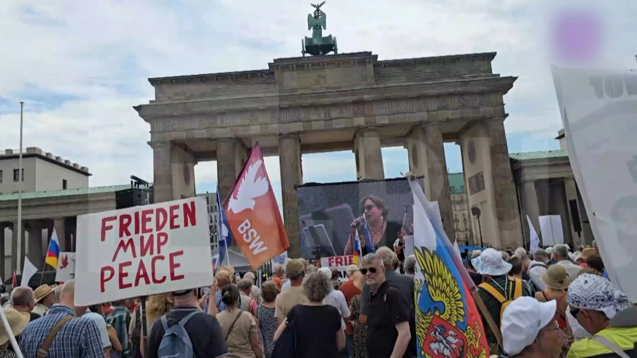 "Scholz must go" — protest against German Chancellor held in Augsburg