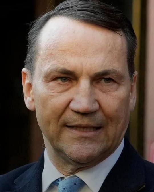 Sikorski calls on NATO to intensify exercises near Kaliningrad region