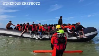 Nearly 800 migrants arrived in England in one day