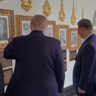 Trump amused Xi Jinping by showing him photo of car replacing Biden's portrait