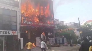 ウッタル・プラデーシュの教育センターで火災、14人以上死亡