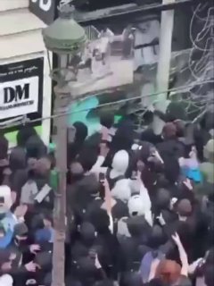 Massive riots in France: 15-year-old loses arm, thousands of students arrested