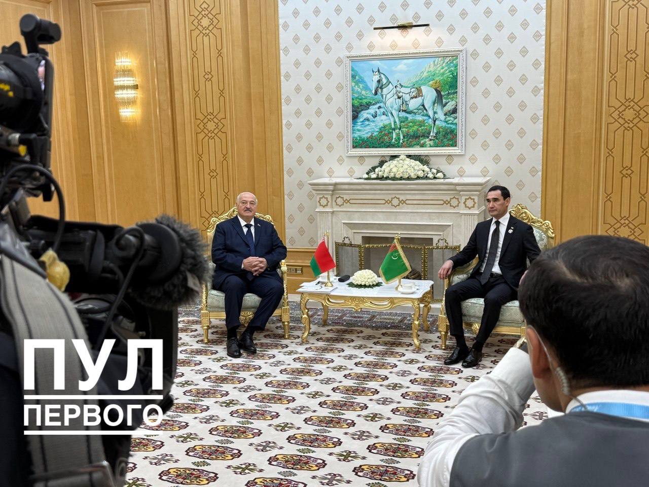 Lukashenko's CIS Summit Work Programme Begins with Talks with Turkmenistan President