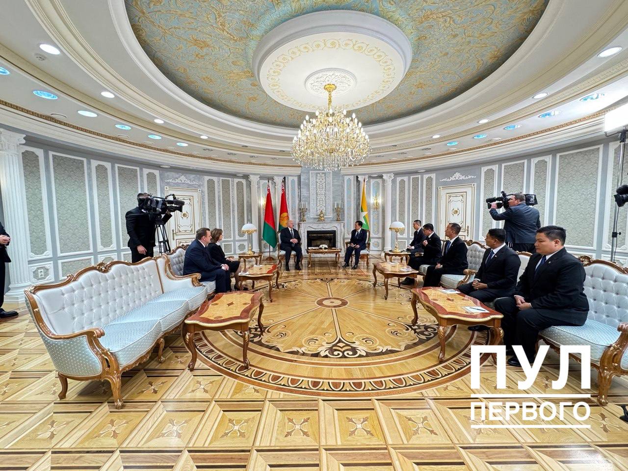President: Economy Should Catch Up with Level of Political Relations