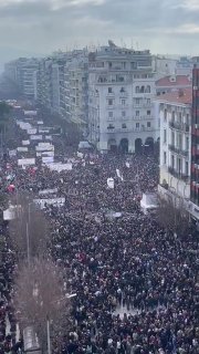 Массовые протесты в Греции: 10 тысяч вышли на улицы Афин и Салоник