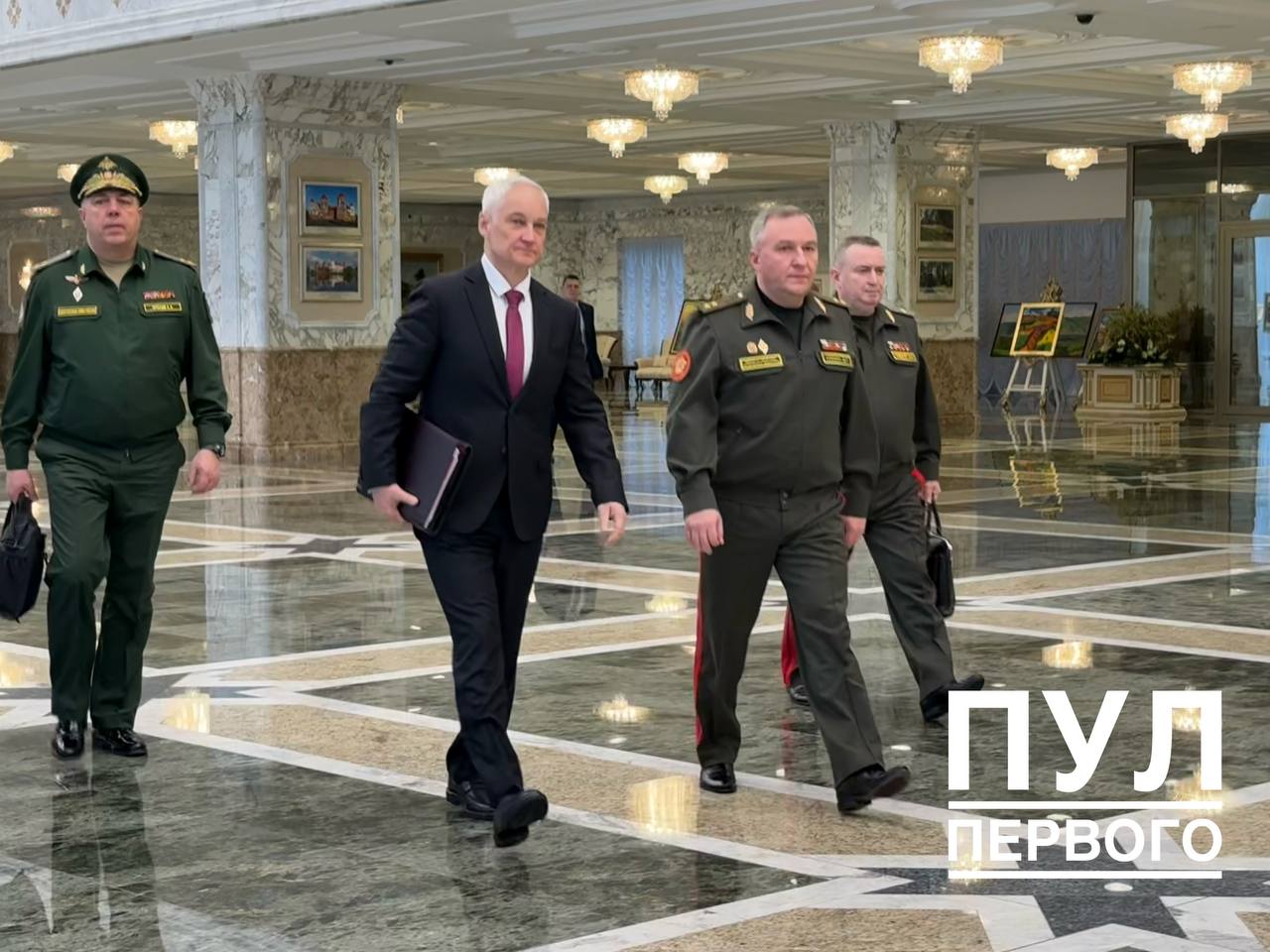 Nepriklausomybės rūmuose – Baltarusijos ir Rusijos gynybos ministrai
