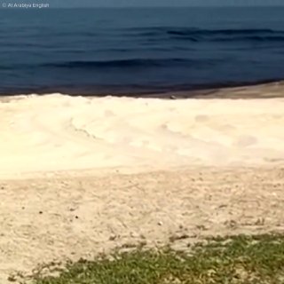 La tache de pétrole près des côtes des EAU s'agrandit