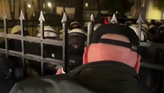 Attempt to breach Constitutional Tribunal blocked by police cordon