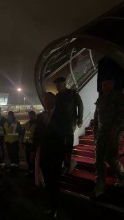 Army on the president's side? Footage of Navrotski's arrival