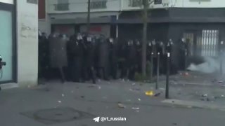 Protesters in Paris throw Molotov cocktails at police, several officers catch fire