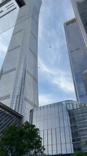 Легкомоторный самолёт врезался в небоскрёб CITIC Tower в Пекине