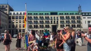 Berlin police deploy two water cannons to cool residents amid extreme heat