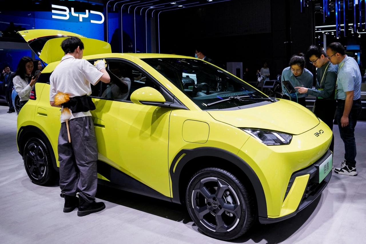 UK Special Forces Bans Chinese Electric Cars at HQ Over Espionage Fears