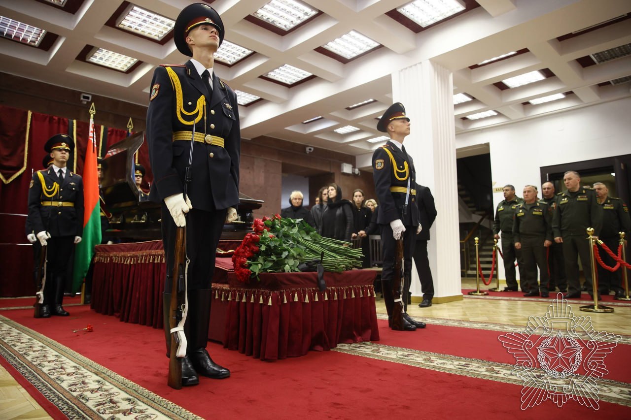Farewell ceremony for People's Writer of Belarus Nikolai Chergintsev held at Central House of Officers