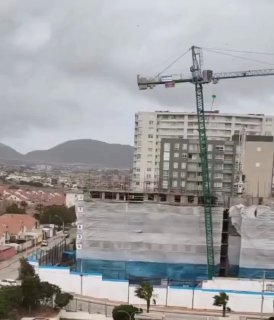 Strong wind topples tower crane in Chilean port city of Coquimbo