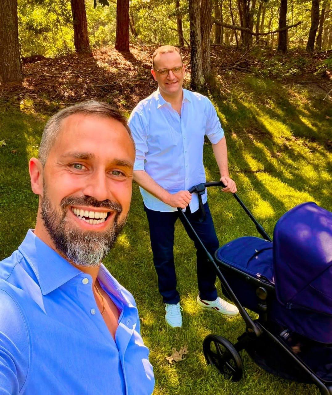 German CDU/CSU parliamentary leader resigns over incompatibility of 'personal happiness with husband and fatherhood' with politics