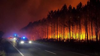 Major forest fire in western France spreads to 2,000 hectares, 12,000 evacuated