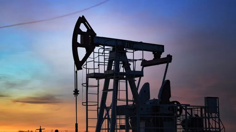 Eastern Libya offers Russian firms to build refineries and sell oil products