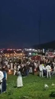 中国の松明祭で16人負傷