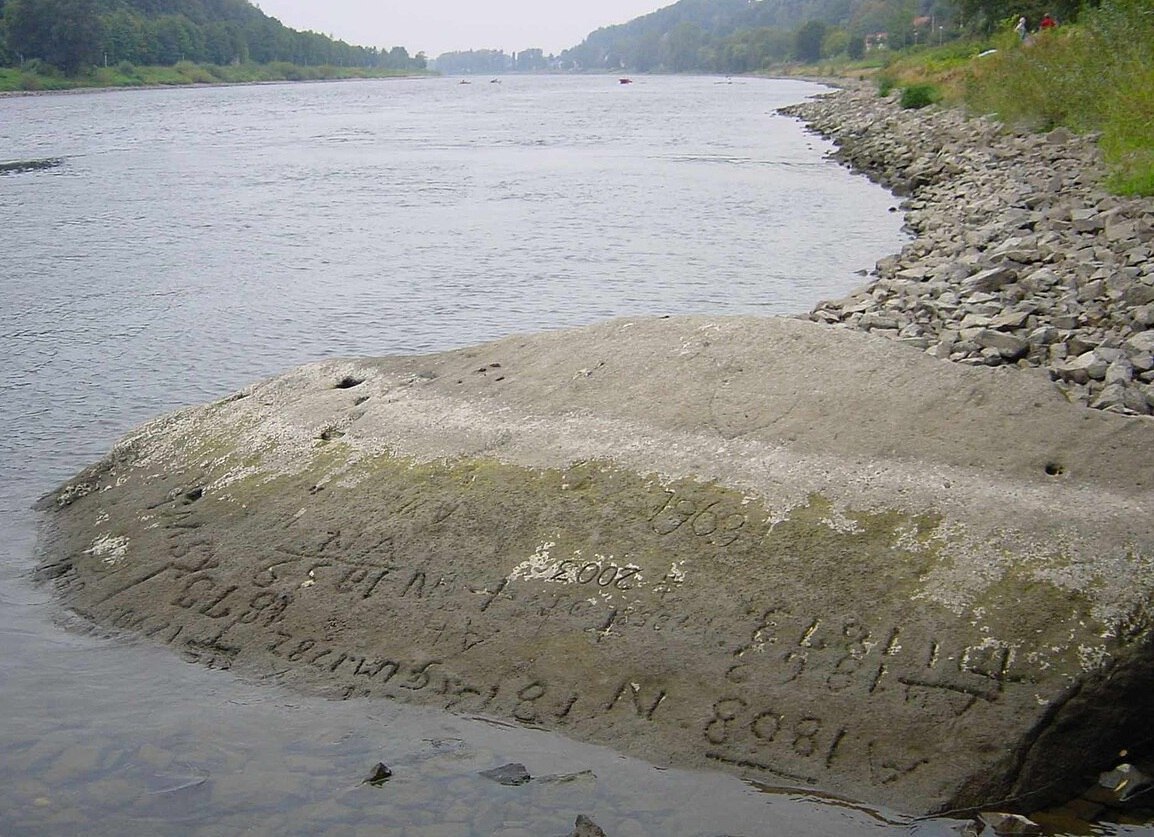 "Stones of Hunger" appear on Elbe in Germany due to prolonged drought