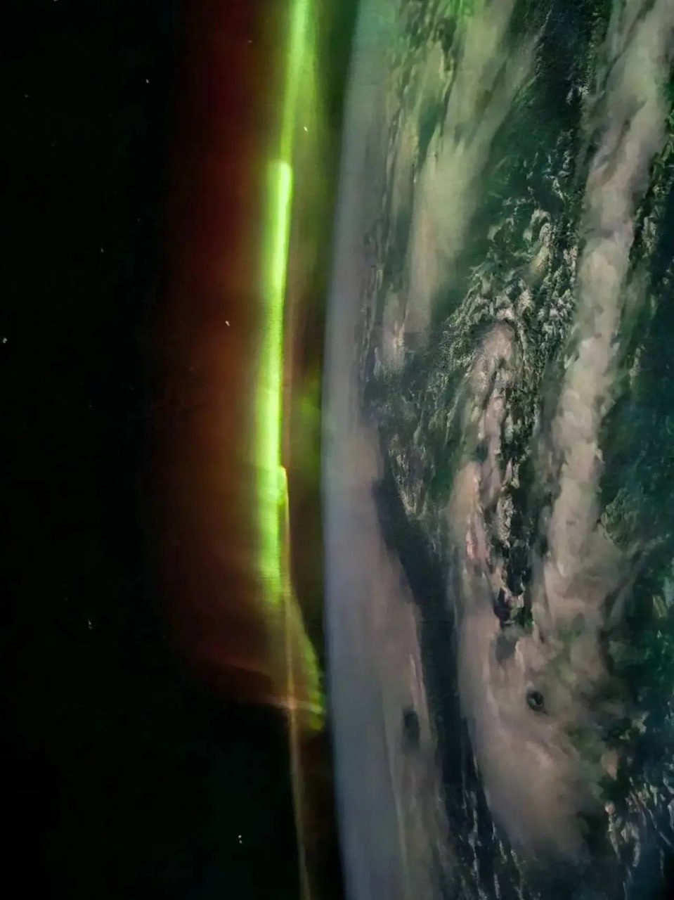 Aurora boreal sobre el Polo Sur: vista desde la EEI