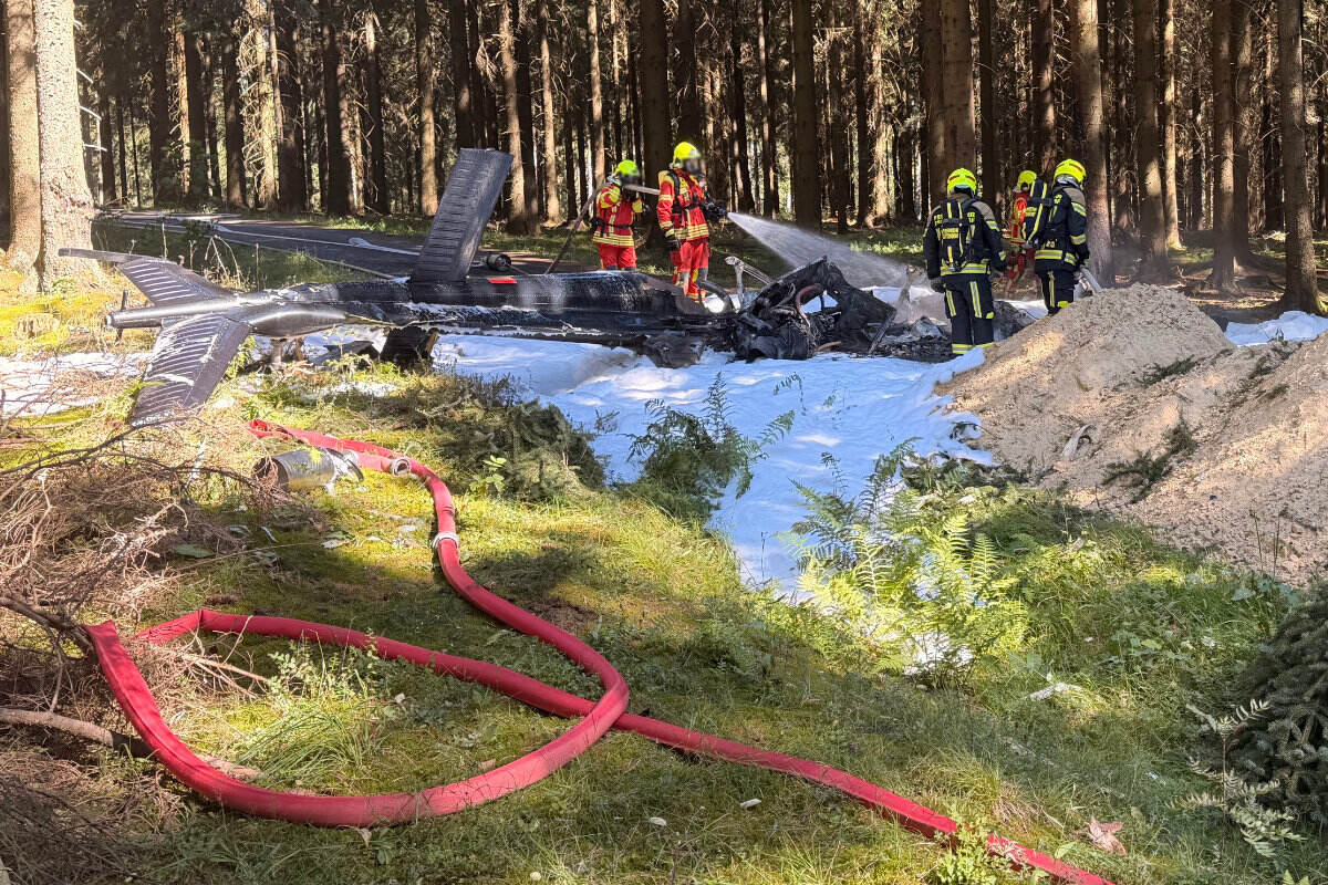 Metsikus langes kukkus helikopter, piloot hukkus