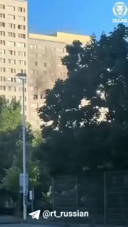 Donna salta dall'11° piano tra le braccia di un vigile del fuoco a Berlino