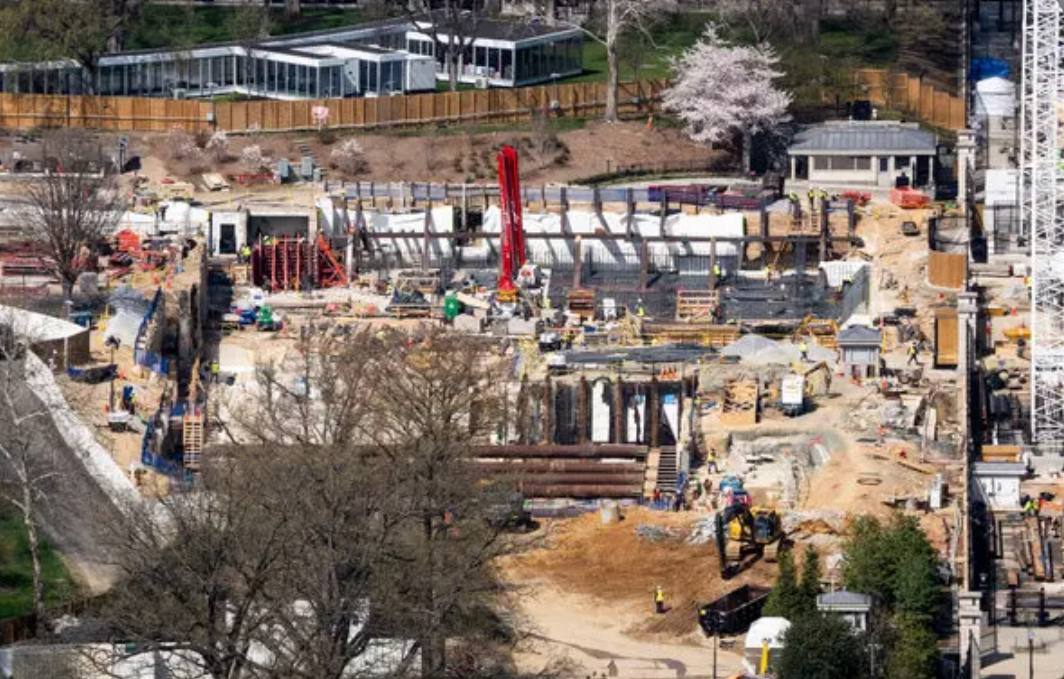 Trump Hired 250 Workers for Nearly Round-the-Clock Construction of Ballroom at White House, NYT Reports
