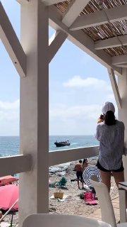 船只运送62名非法移民抵达西班牙海岸