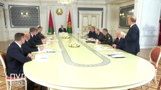 President models discussion of draft law in Parliament