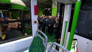 Как LEGO, но настоящий. Президент оценил новый трамвай