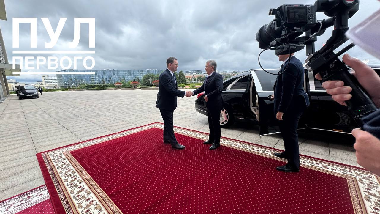 Uzbekistan President Shavkat Mirziyoyev arrives at the Palace of Independence