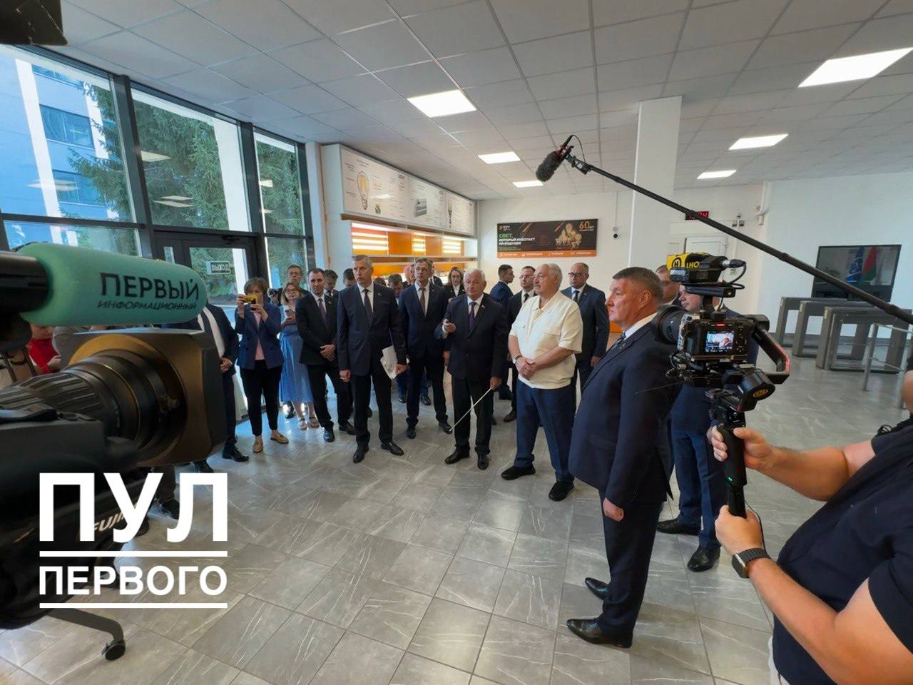 President receives reports on Brest region's development and factory operations