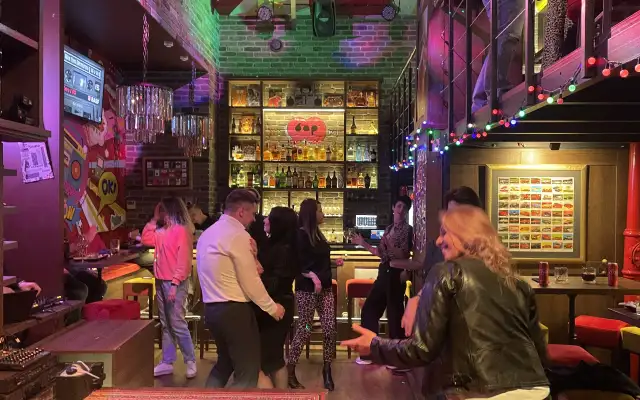 Bar 90's