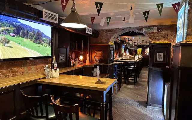 Dead Rabbits Pub