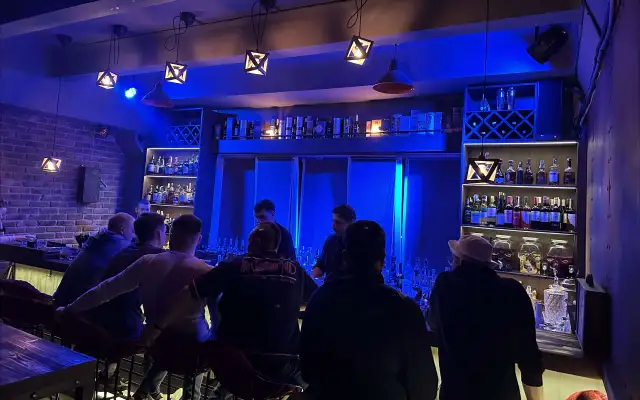 Dictator Bar