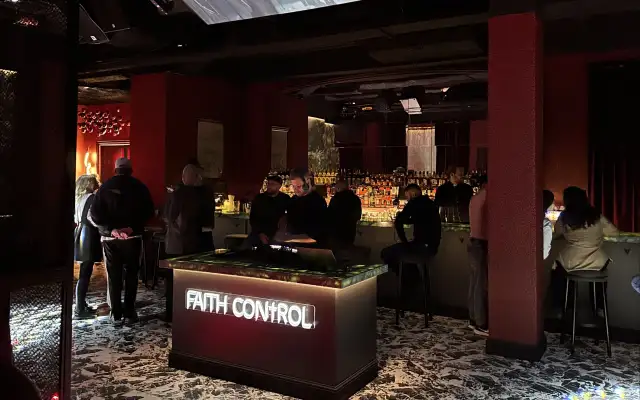Saint Bar
