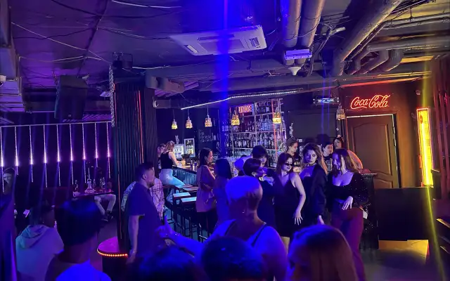 Under Bar