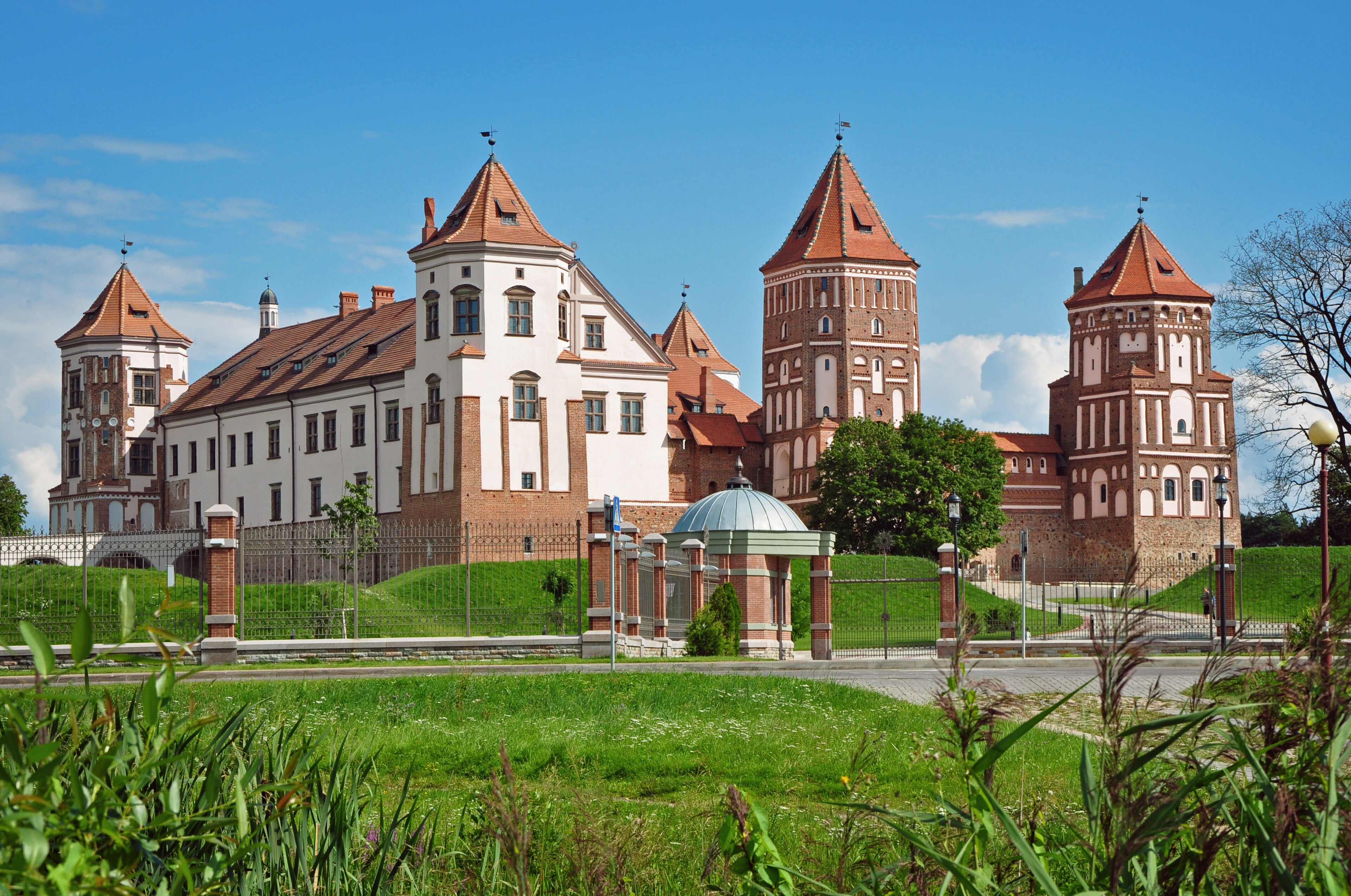 Mir Castle — Nesvizh Palace